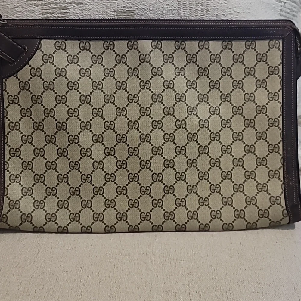 Gucci Supreme Portfolio Clutch